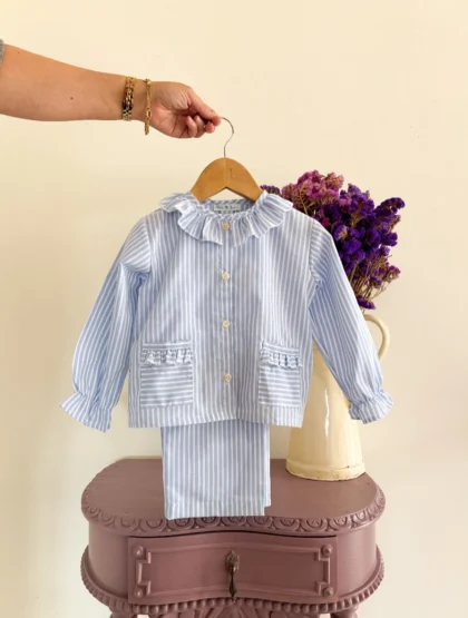 Pijama Rayas Azules Volante