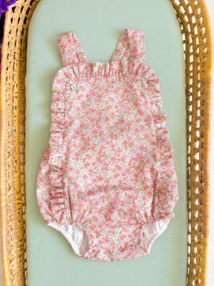 Enterizo Con Tirantes Florales Y Detalle De Lazo