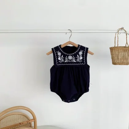 Bloomer Marina con cuello bordado Marina