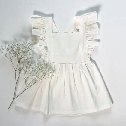 Vestido con tirantes de volantes color blanco